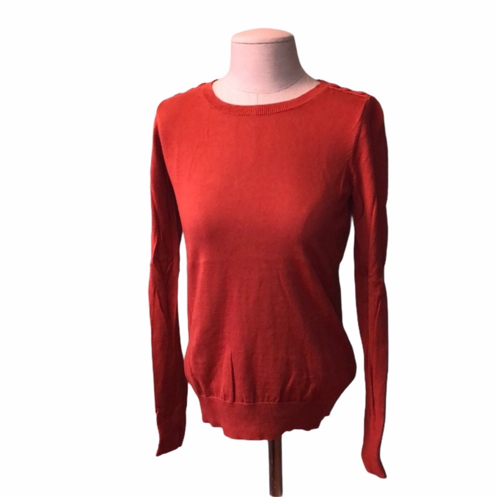 🌸SALE🌸 Loft light weight sweater Button on shoulder size x-small